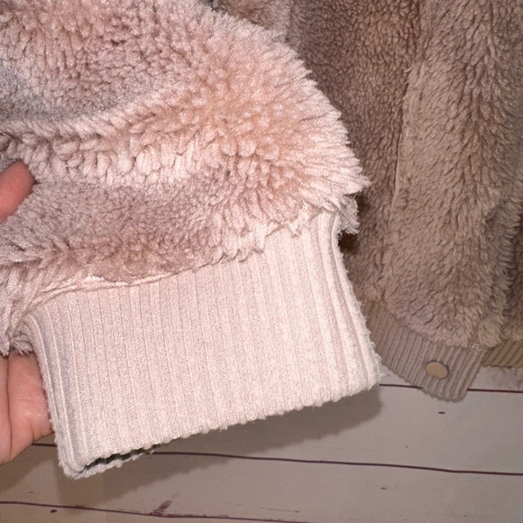 ALO Yoga Size S Sherpa Bomber Jacket Full Zip Pale Pink Chunky RUNS BIG - Picture 7 of 12